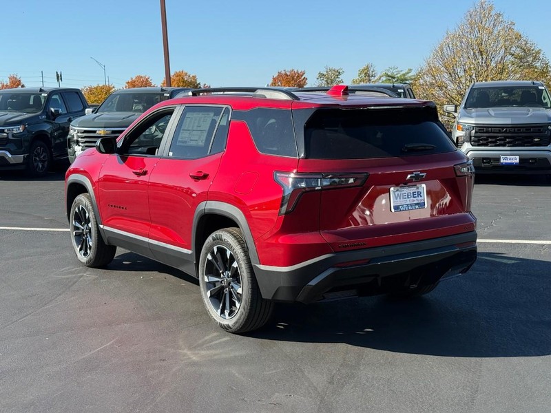 Chevrolet Equinox Vehicle Full-screen Gallery Image 3