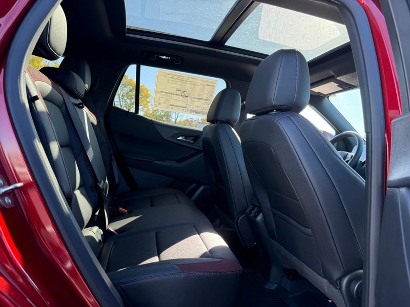 Chevrolet Equinox Vehicle Full-screen Gallery Image 6