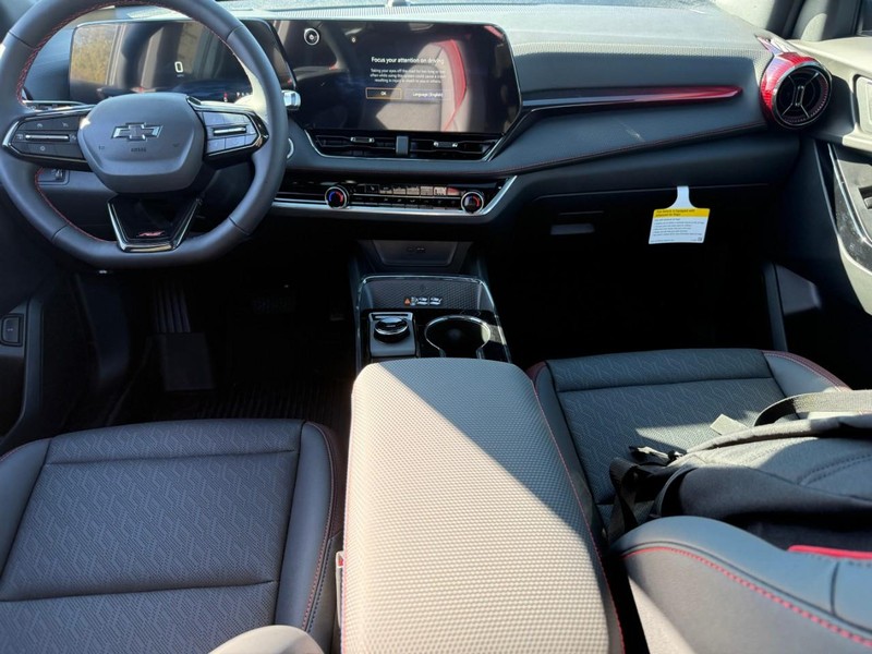 Chevrolet Equinox Vehicle Full-screen Gallery Image 7