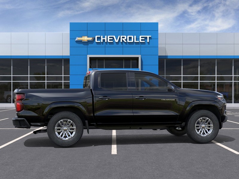 Chevrolet Colorado Vehicle Full-screen Gallery Image 5