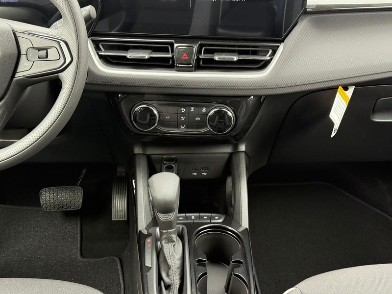 Chevrolet Trailblazer Vehicle Full-screen Gallery Image 10