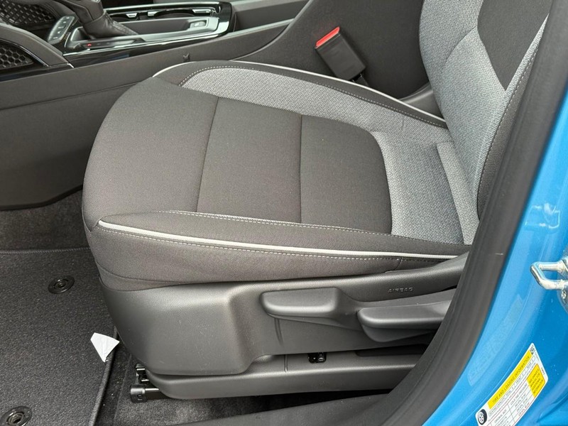 Chevrolet Trailblazer Vehicle Full-screen Gallery Image 12