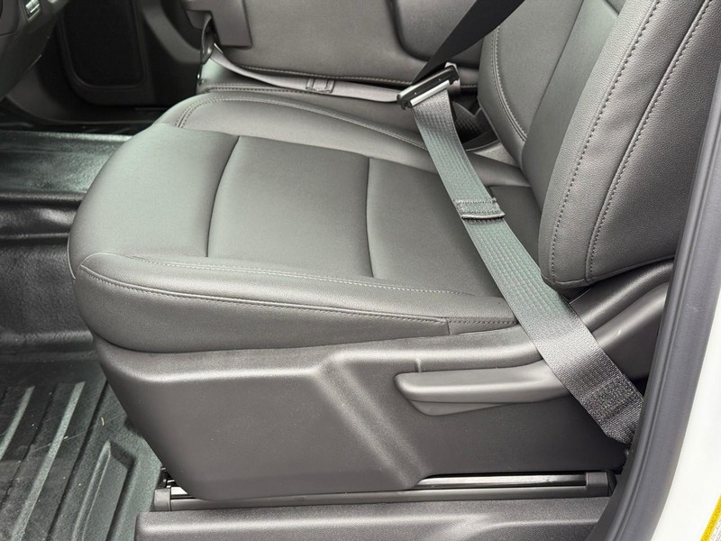 Chevrolet Silverado 3500HD Vehicle Full-screen Gallery Image 7