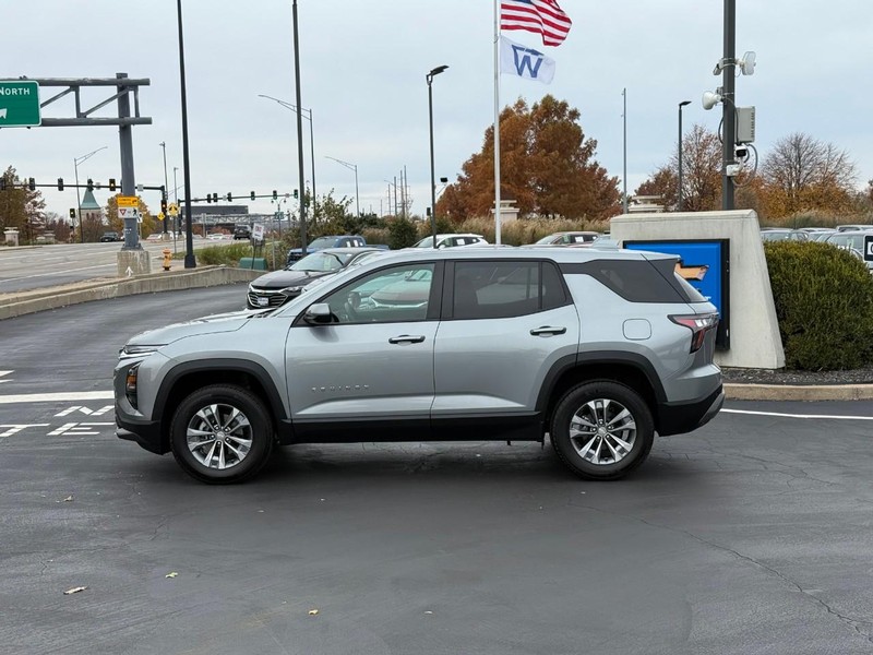 Chevrolet Equinox Vehicle Full-screen Gallery Image 2