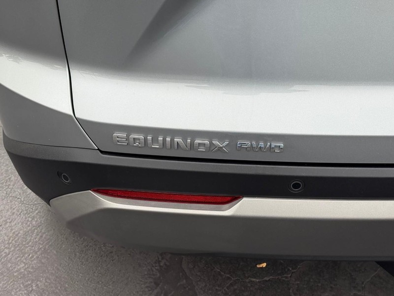 Chevrolet Equinox Vehicle Full-screen Gallery Image 5