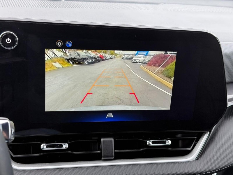 Chevrolet Equinox Vehicle Full-screen Gallery Image 22