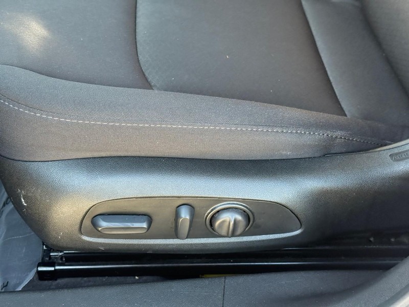 Chevrolet Malibu Vehicle Full-screen Gallery Image 17