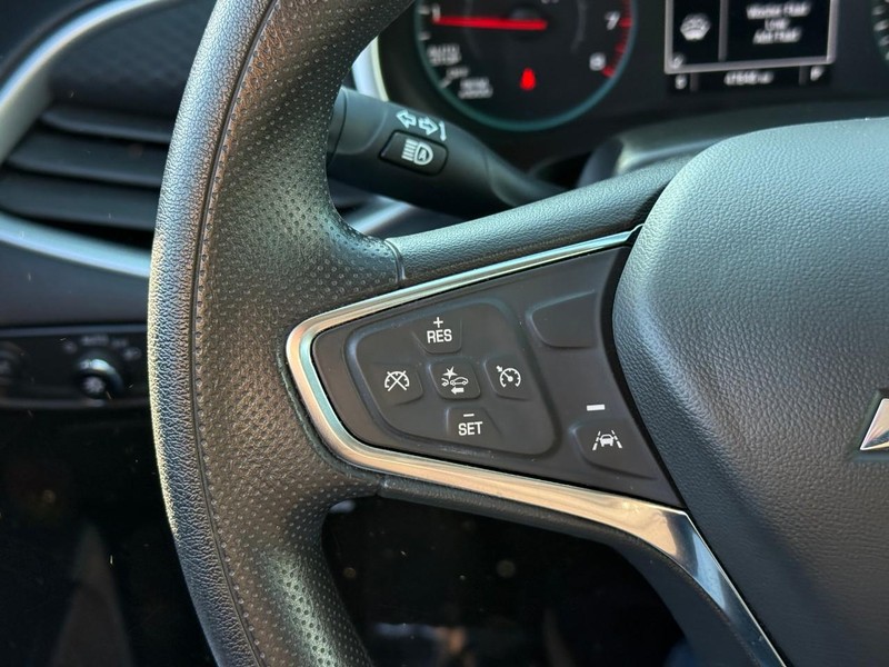 Chevrolet Malibu Vehicle Full-screen Gallery Image 18