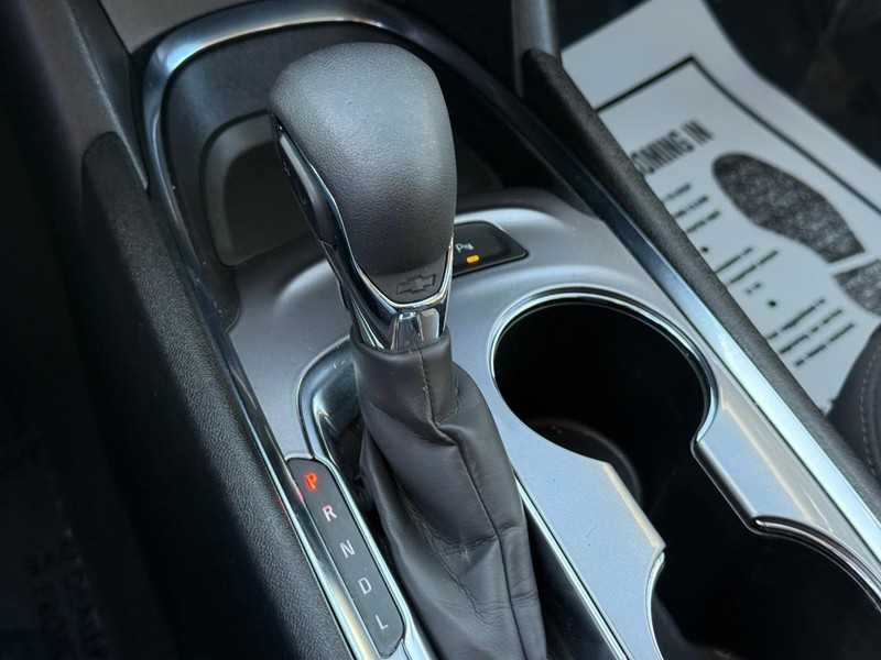 Chevrolet Malibu Vehicle Full-screen Gallery Image 21