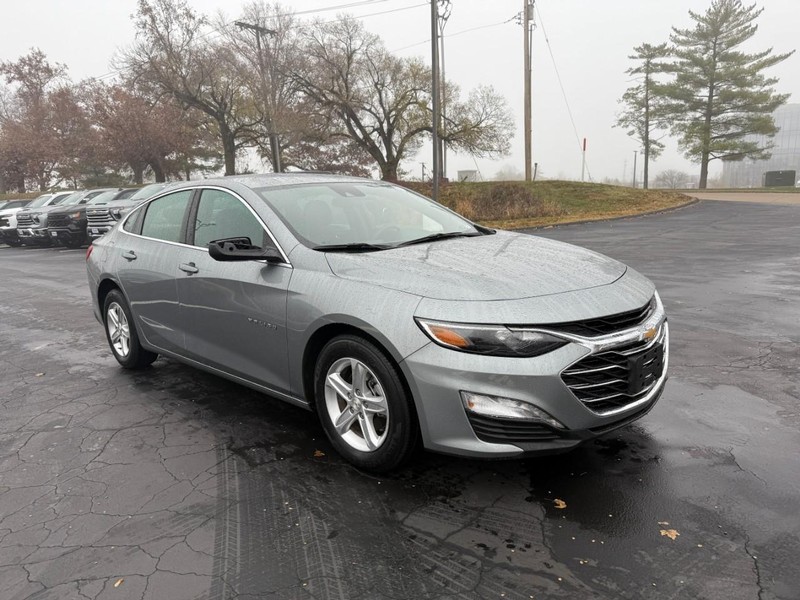 Chevrolet Malibu Vehicle Full-screen Gallery Image 8