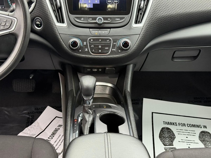 Chevrolet Malibu Vehicle Full-screen Gallery Image 14