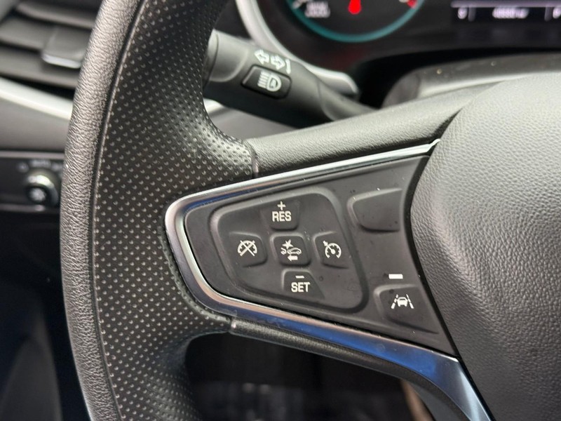 Chevrolet Malibu Vehicle Full-screen Gallery Image 19