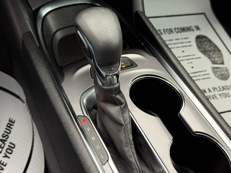 Chevrolet Malibu Vehicle Full-screen Gallery Image 21