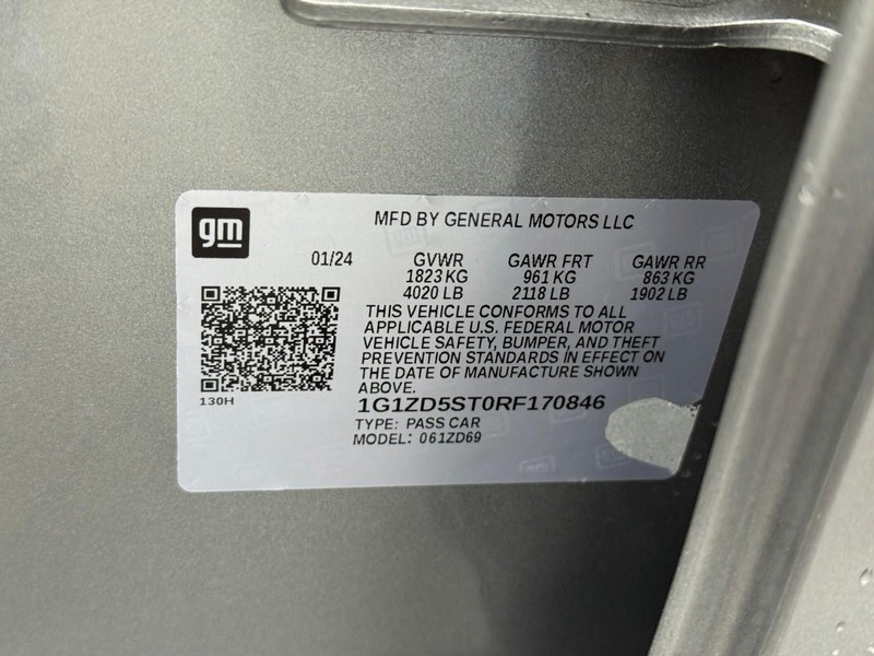 Chevrolet Malibu Vehicle Full-screen Gallery Image 24