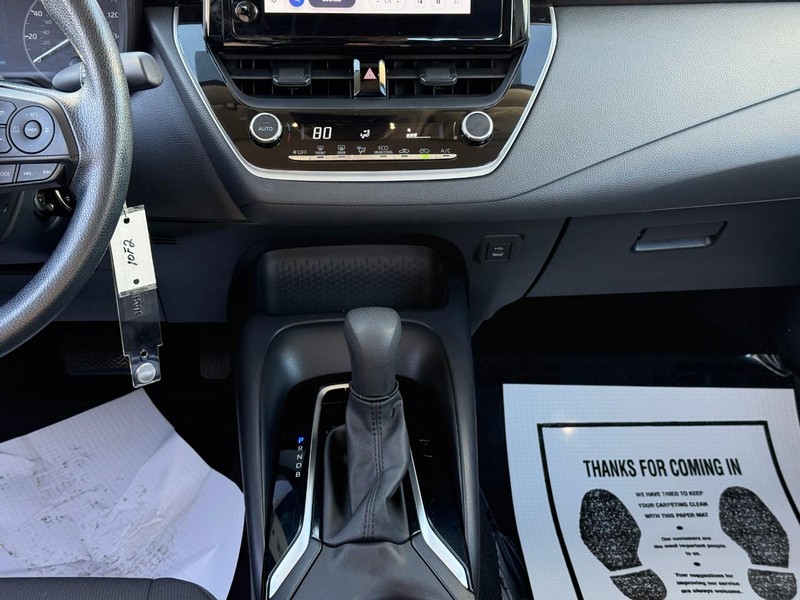 Toyota Corolla Vehicle Full-screen Gallery Image 14