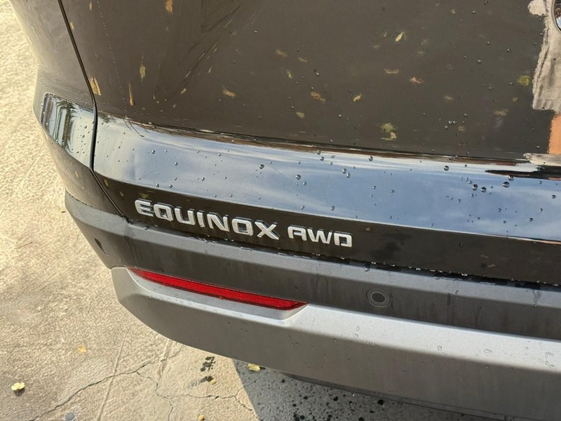 Chevrolet Equinox Vehicle Full-screen Gallery Image 5