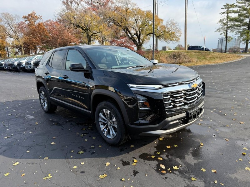 Chevrolet Equinox Vehicle Full-screen Gallery Image 9