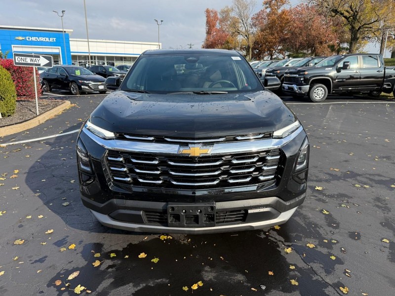 Chevrolet Equinox Vehicle Full-screen Gallery Image 10