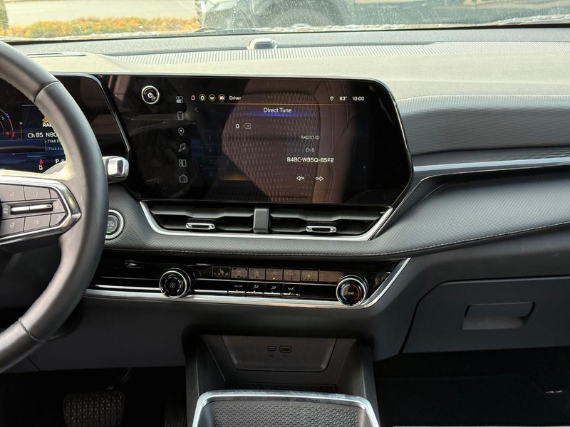 Chevrolet Equinox Vehicle Full-screen Gallery Image 14