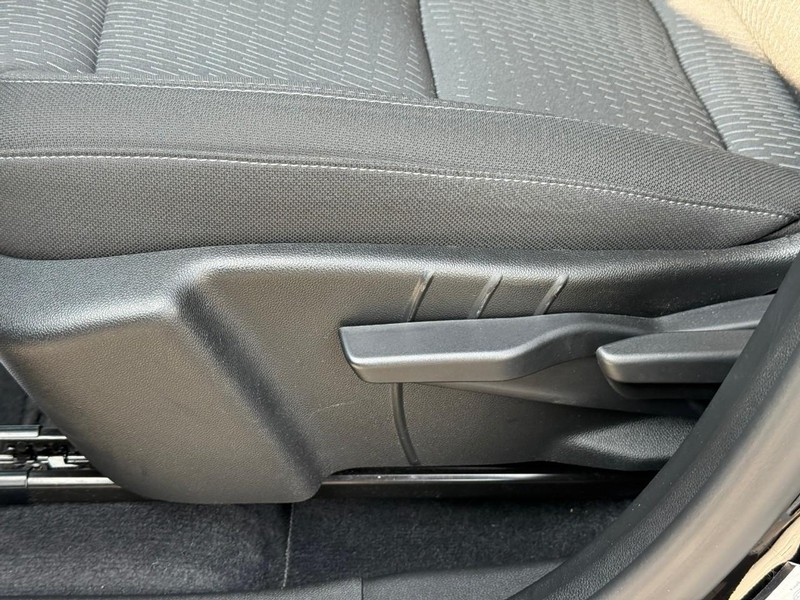 Chevrolet Equinox Vehicle Full-screen Gallery Image 19