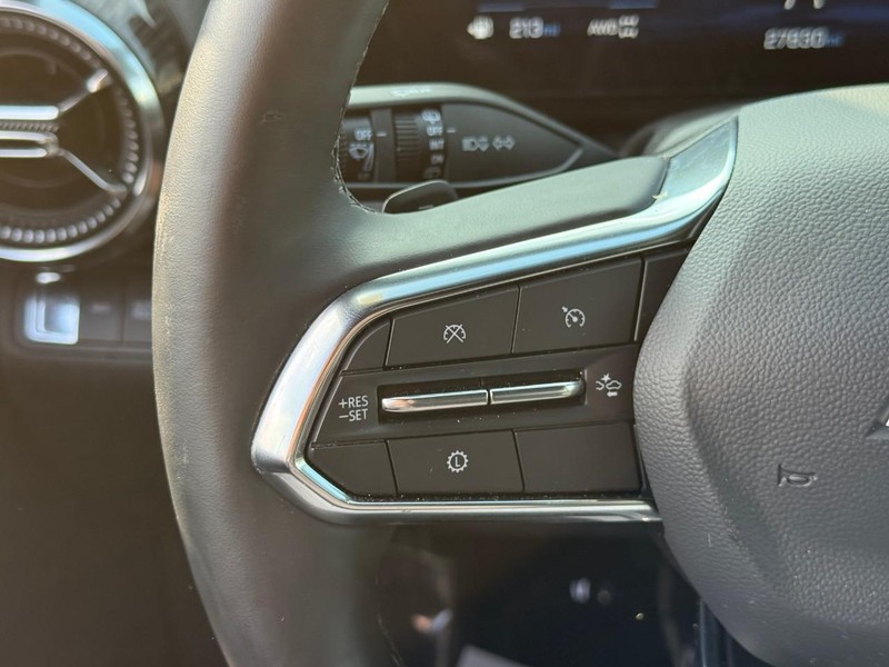 Chevrolet Equinox Vehicle Full-screen Gallery Image 20