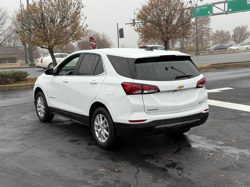 Chevrolet Equinox Vehicle Full-screen Gallery Image 3