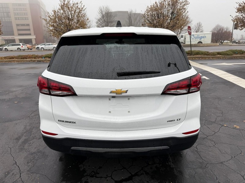 Chevrolet Equinox Vehicle Full-screen Gallery Image 7