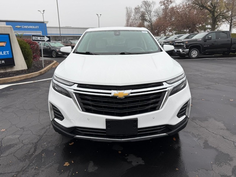 Chevrolet Equinox Vehicle Full-screen Gallery Image 10