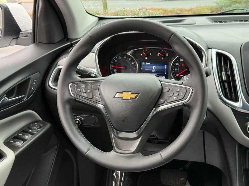 Chevrolet Equinox Vehicle Full-screen Gallery Image 13