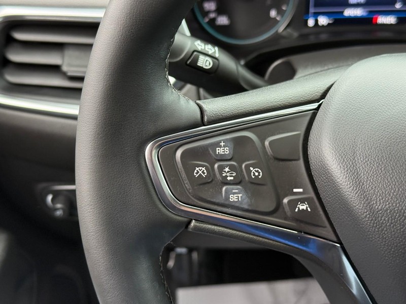 Chevrolet Equinox Vehicle Full-screen Gallery Image 19