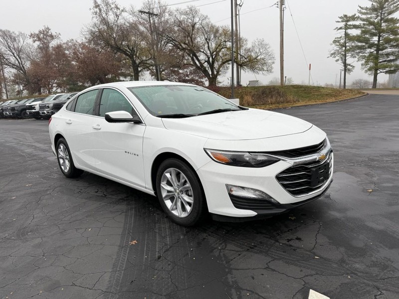 Chevrolet Malibu Vehicle Full-screen Gallery Image 9