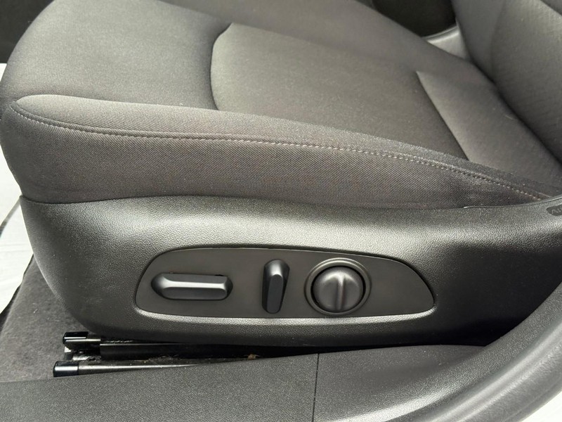 Chevrolet Malibu Vehicle Full-screen Gallery Image 18