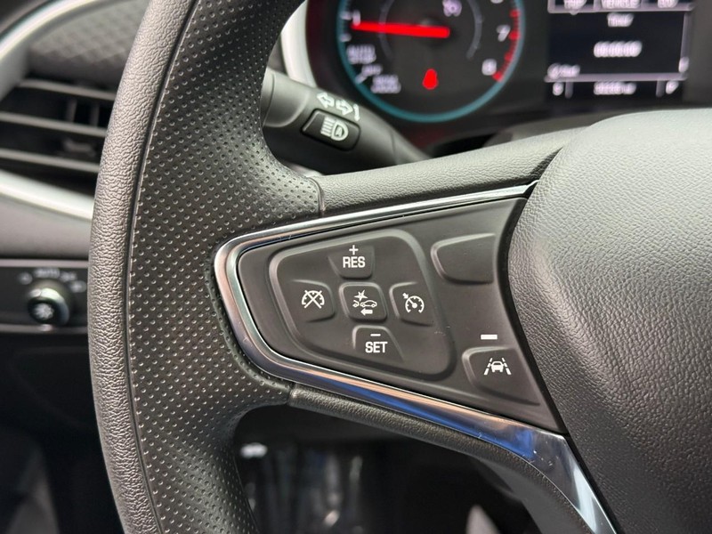 Chevrolet Malibu Vehicle Full-screen Gallery Image 19