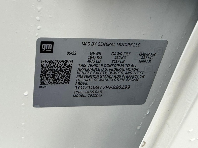 Chevrolet Malibu Vehicle Full-screen Gallery Image 25