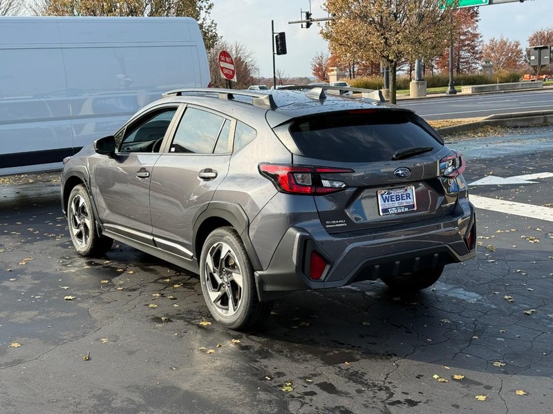 Subaru Crosstrek Vehicle Full-screen Gallery Image 3