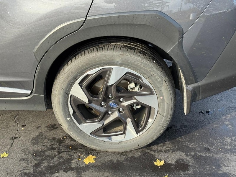 Subaru Crosstrek Vehicle Full-screen Gallery Image 4