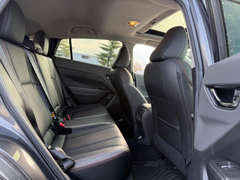 Subaru Crosstrek Vehicle Full-screen Gallery Image 11