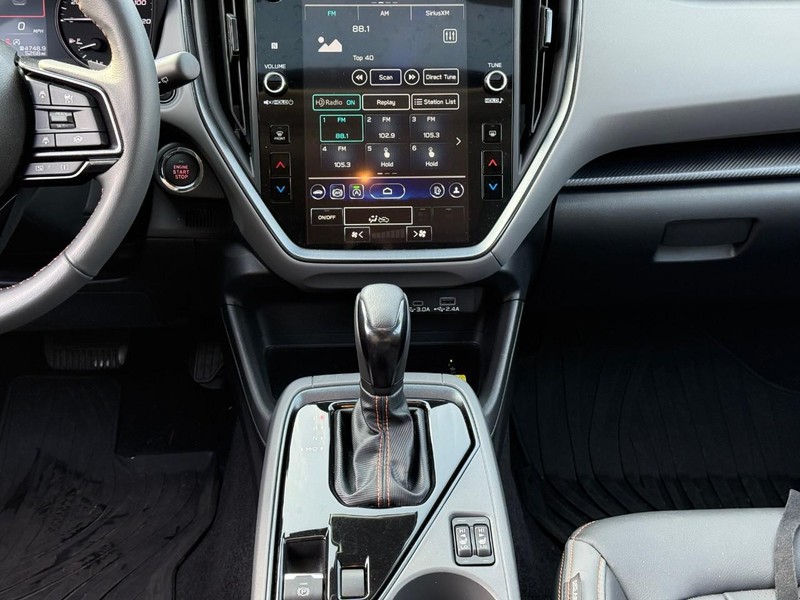 Subaru Crosstrek Vehicle Full-screen Gallery Image 15