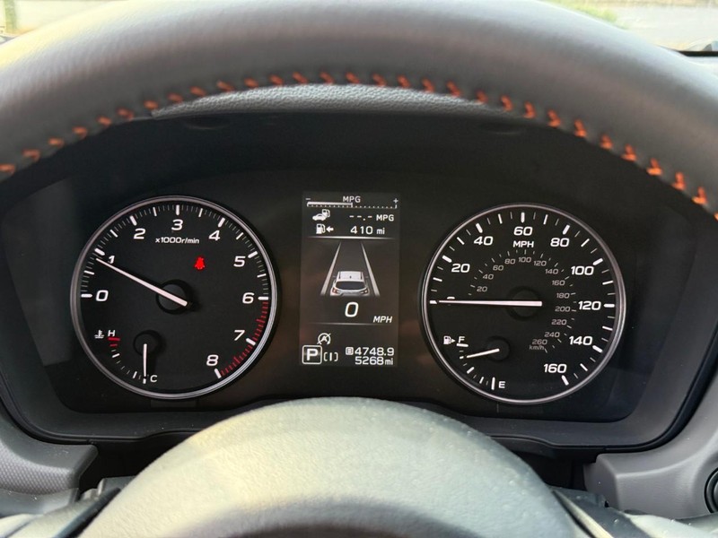 Subaru Crosstrek Vehicle Full-screen Gallery Image 21