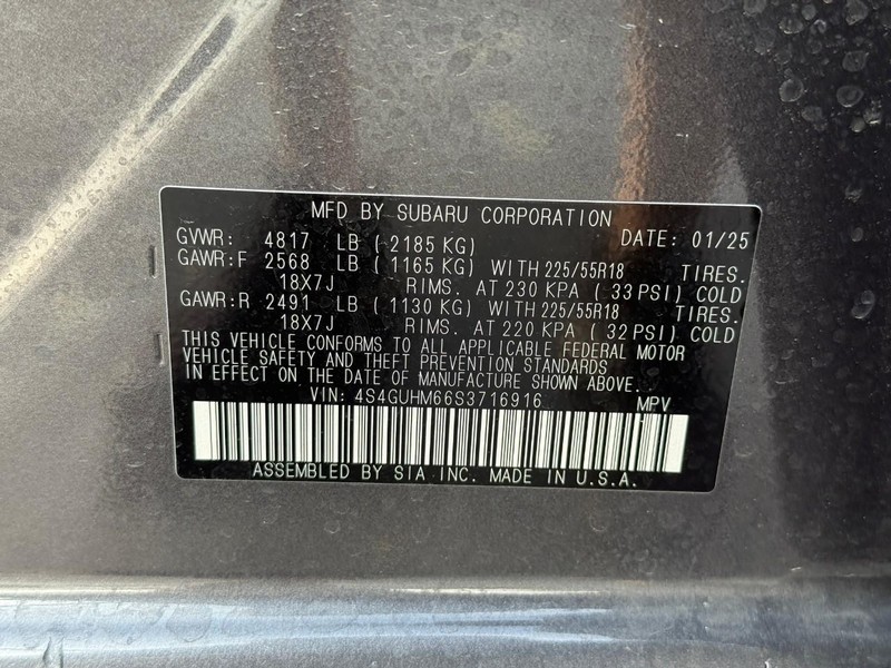 Subaru Crosstrek Vehicle Full-screen Gallery Image 25