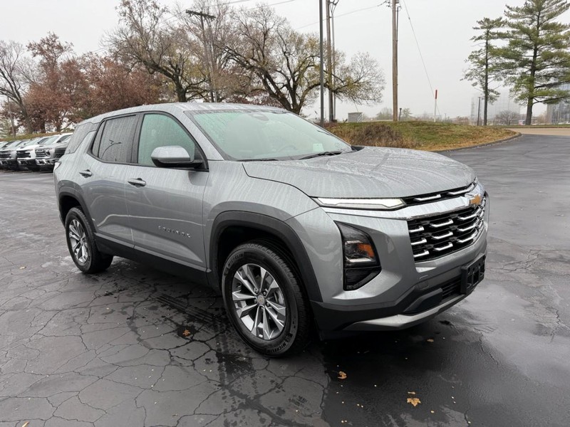 Chevrolet Equinox Vehicle Full-screen Gallery Image 9