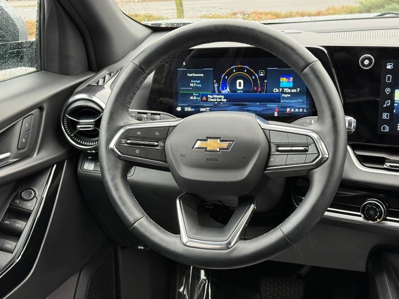 Chevrolet Equinox Vehicle Full-screen Gallery Image 13