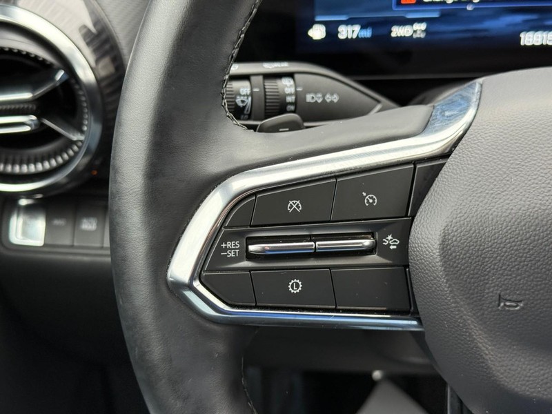 Chevrolet Equinox Vehicle Full-screen Gallery Image 19