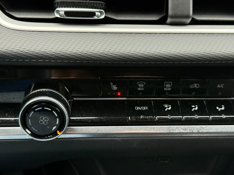 Chevrolet Equinox Vehicle Full-screen Gallery Image 22