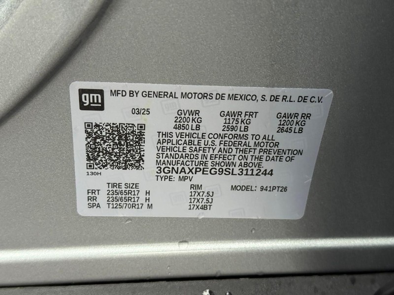 Chevrolet Equinox Vehicle Full-screen Gallery Image 24