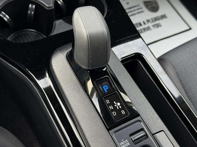 Toyota Prius Vehicle Full-screen Gallery Image 19