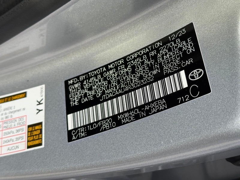 Toyota Prius Vehicle Full-screen Gallery Image 22