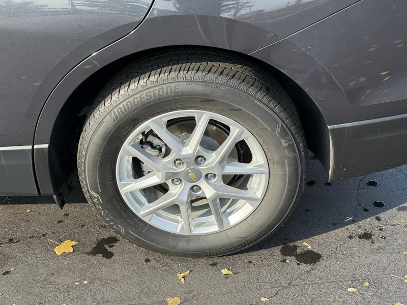 Chevrolet Equinox Vehicle Full-screen Gallery Image 04