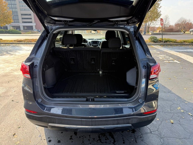 Chevrolet Equinox Vehicle Full-screen Gallery Image 05