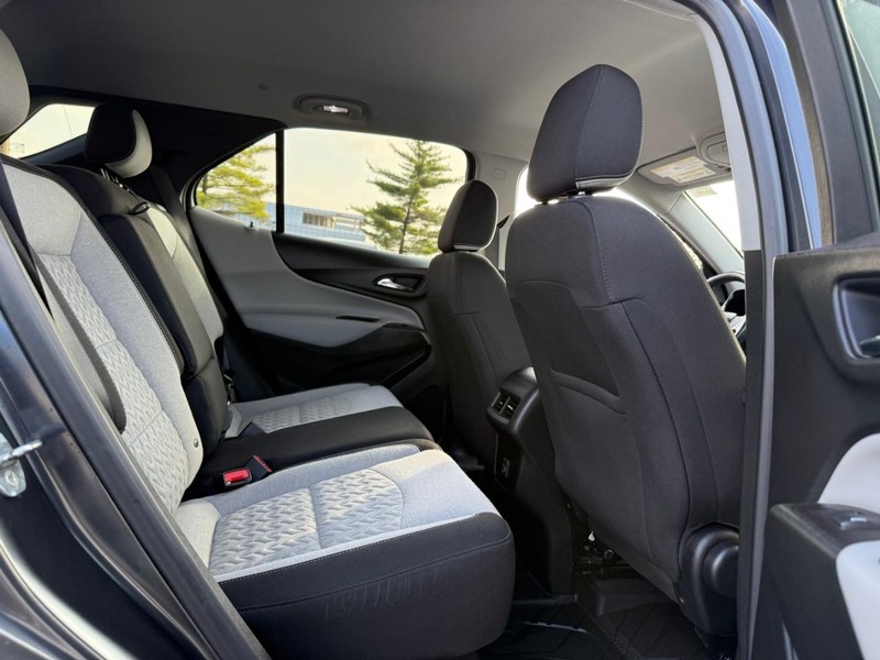 Chevrolet Equinox Vehicle Full-screen Gallery Image 10